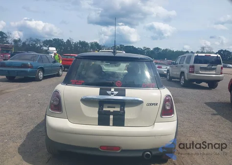 2010 Mini Cooper z USA, uszkodzony, nr VIN WMWMF3C50ATZ26274